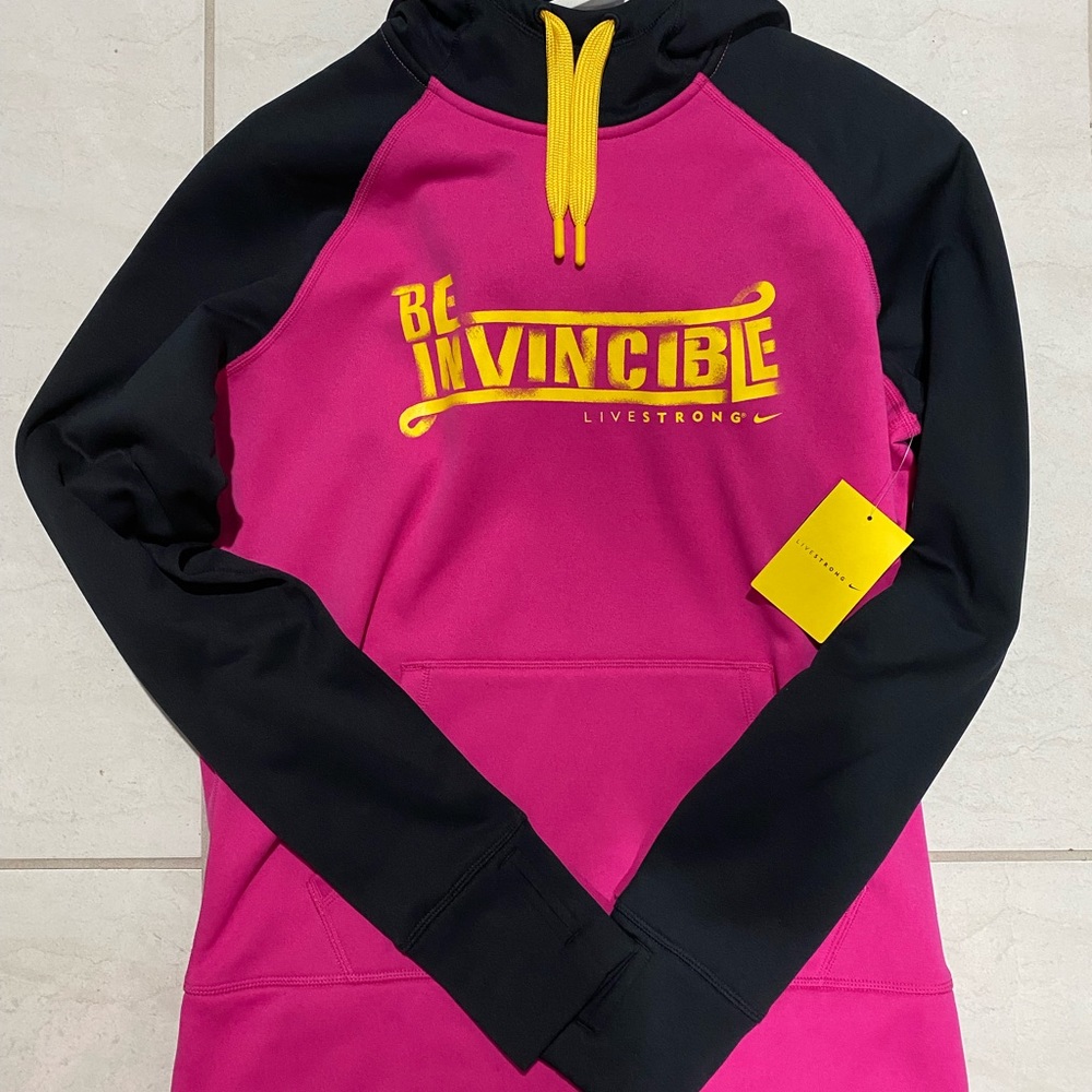 Nike Livestrong Women’s Therma-Fit Jacket Medium